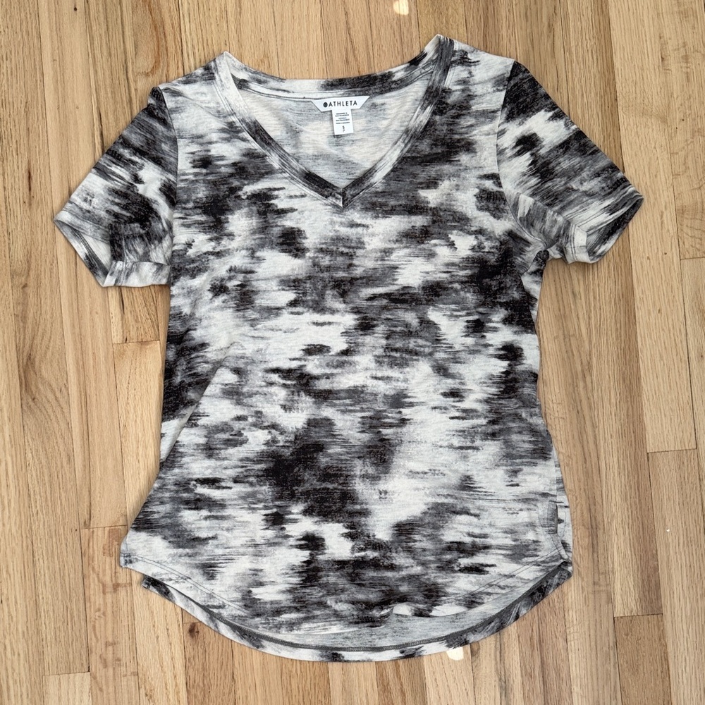 NWOT Athleta Breezy Scoop V Tee Black and White, Small